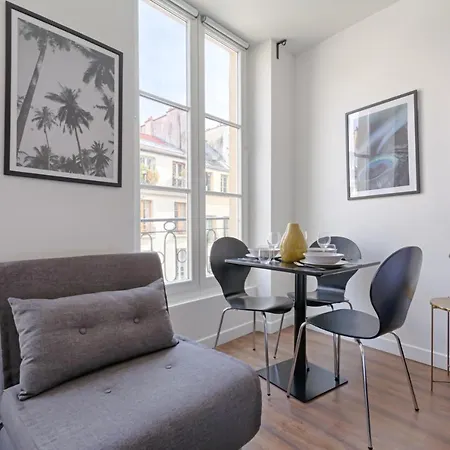 Sd9 - Sky View 2p - Center *